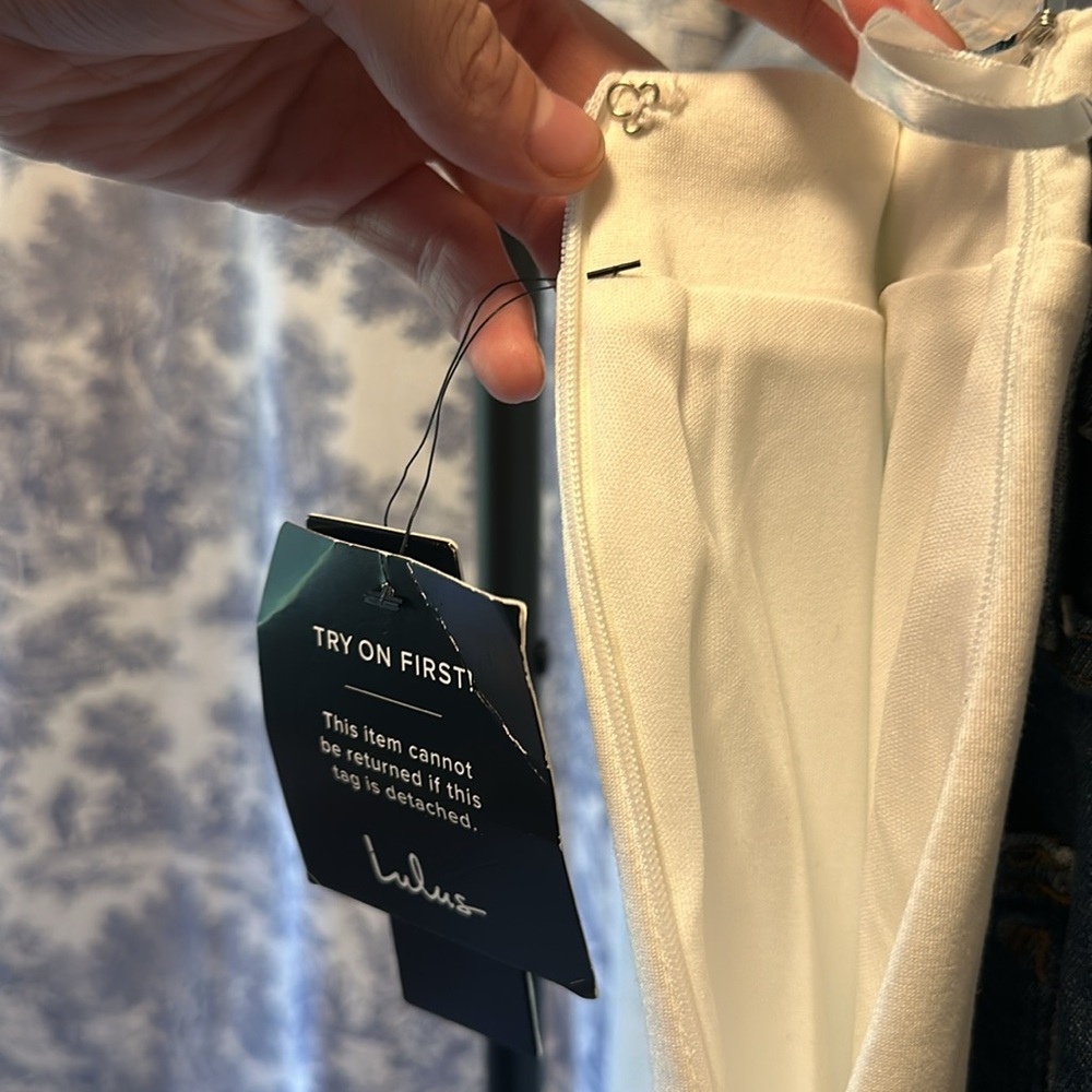 Lulus - Picture 5 of 6